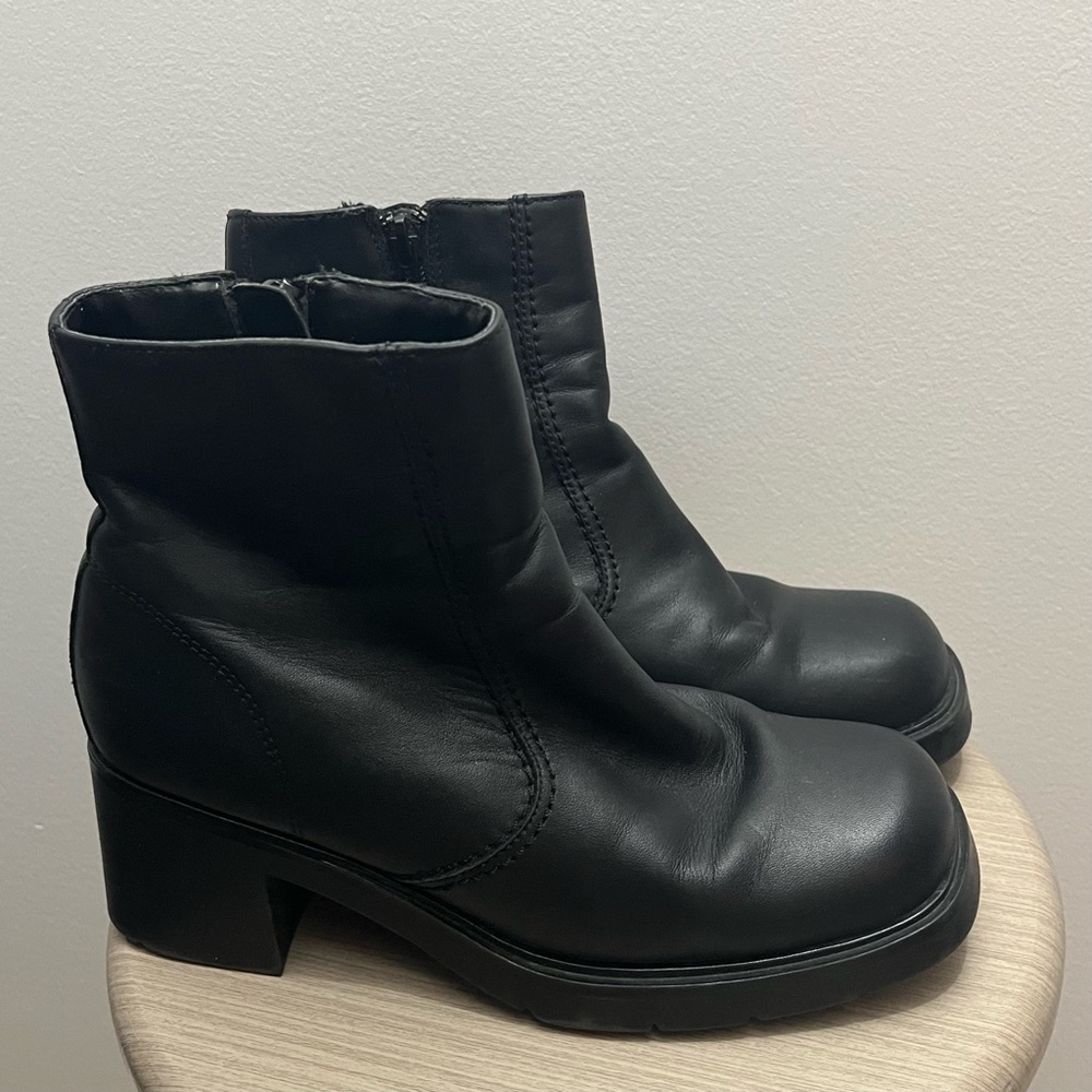 Black Leather Block Heel Ankle Boots - Women